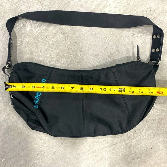 Lululemon Sling Bag - RARE - Picture 5 of 5